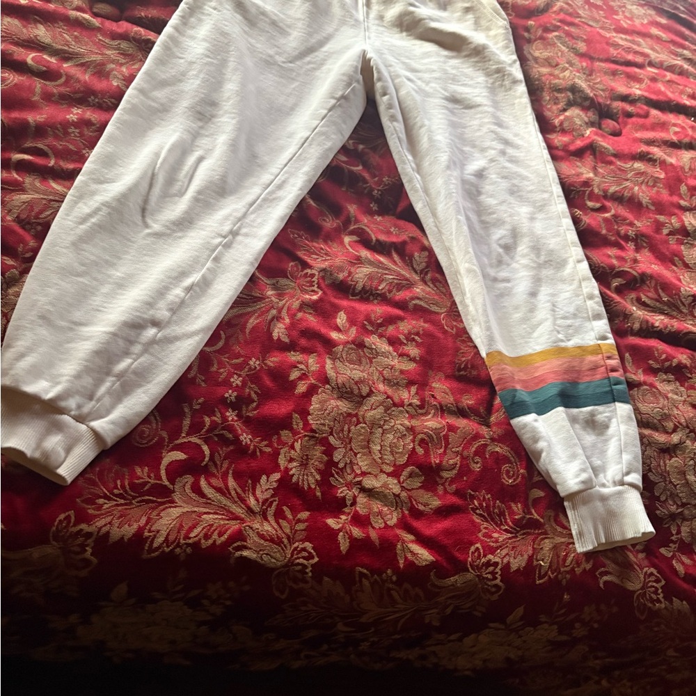 Very nice ONeil sweat pants! With pockets